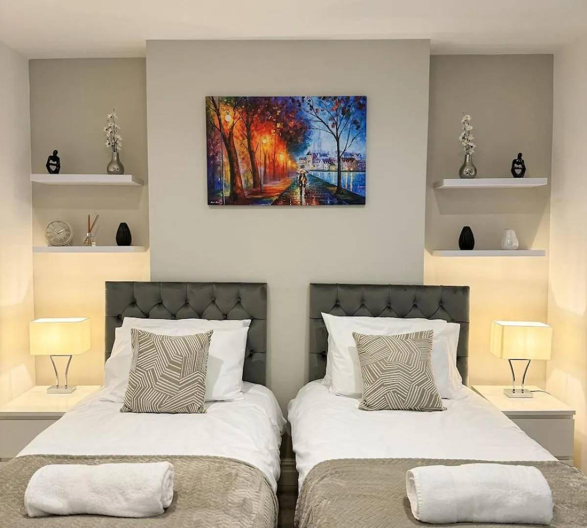 Modern 3 Bed Flat - City Centre - Free Parking Cardiff