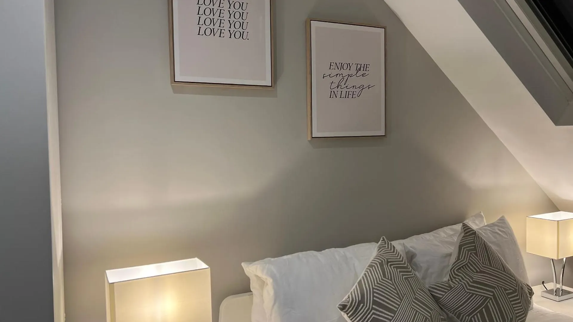 Modern 3 Bed Flat - City Centre - Free Parking Cardiff Lejlighed